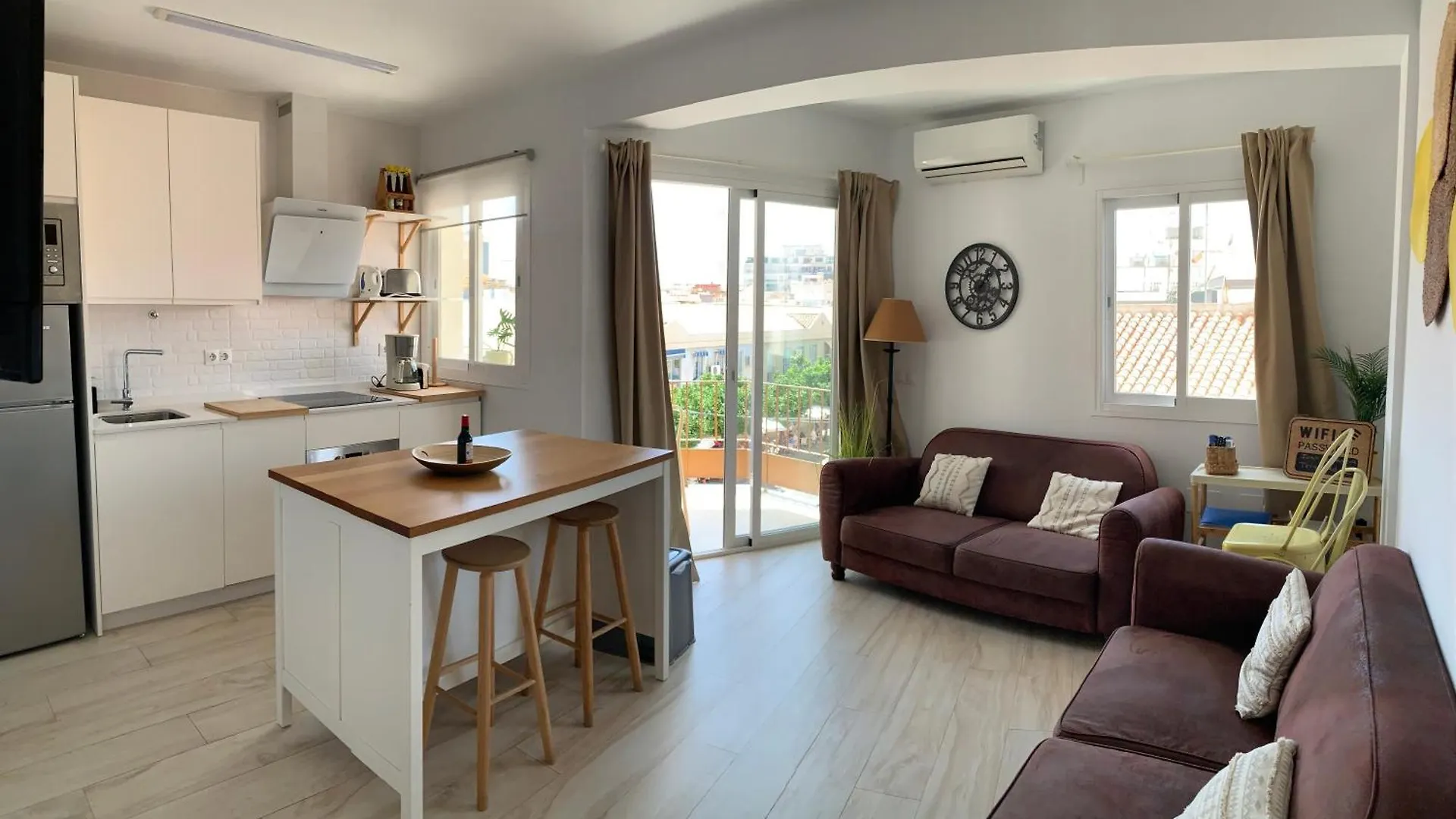 Malaga Cozy Terrace Apartment