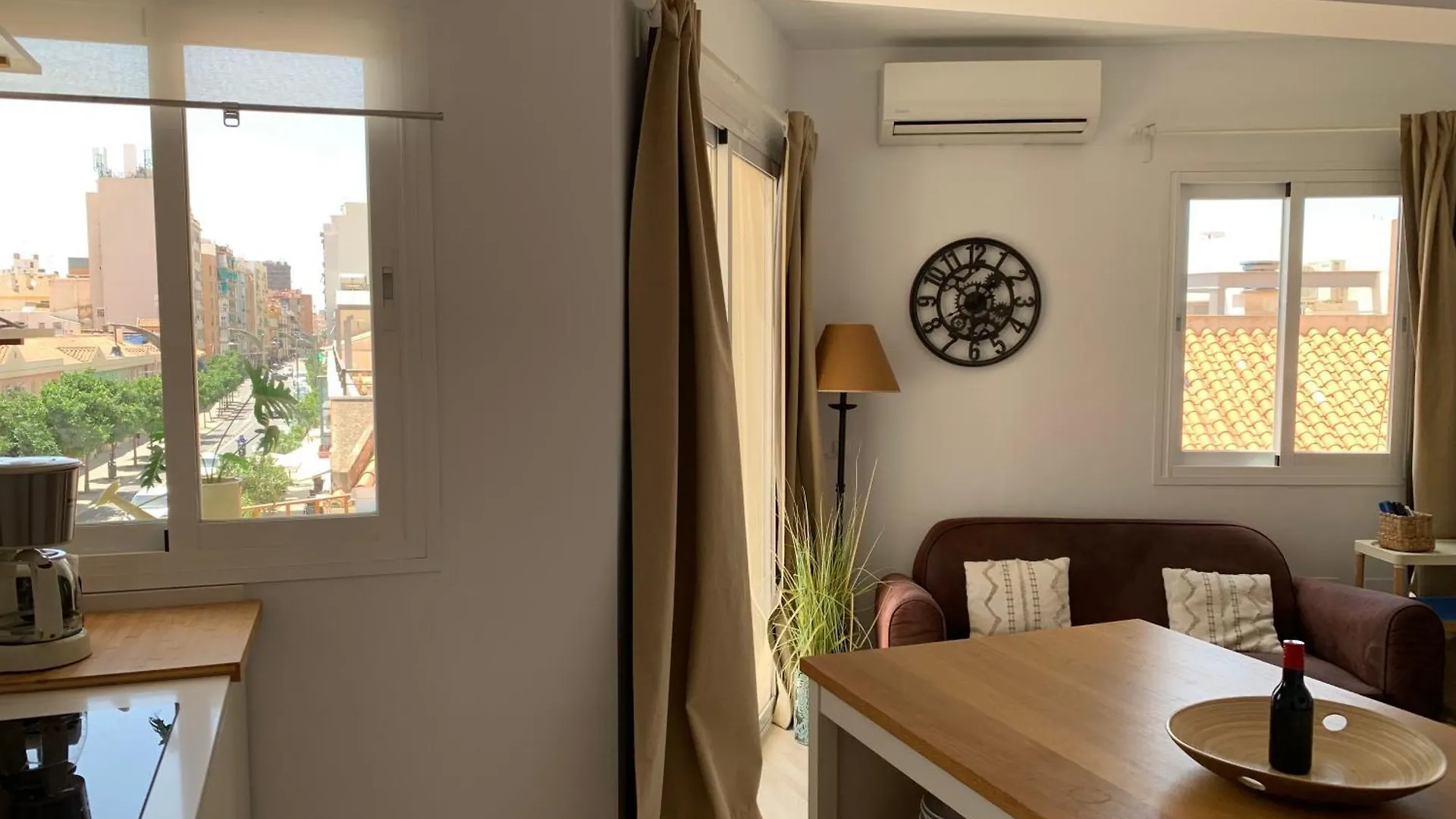 Malaga Cozy Terrace Apartment