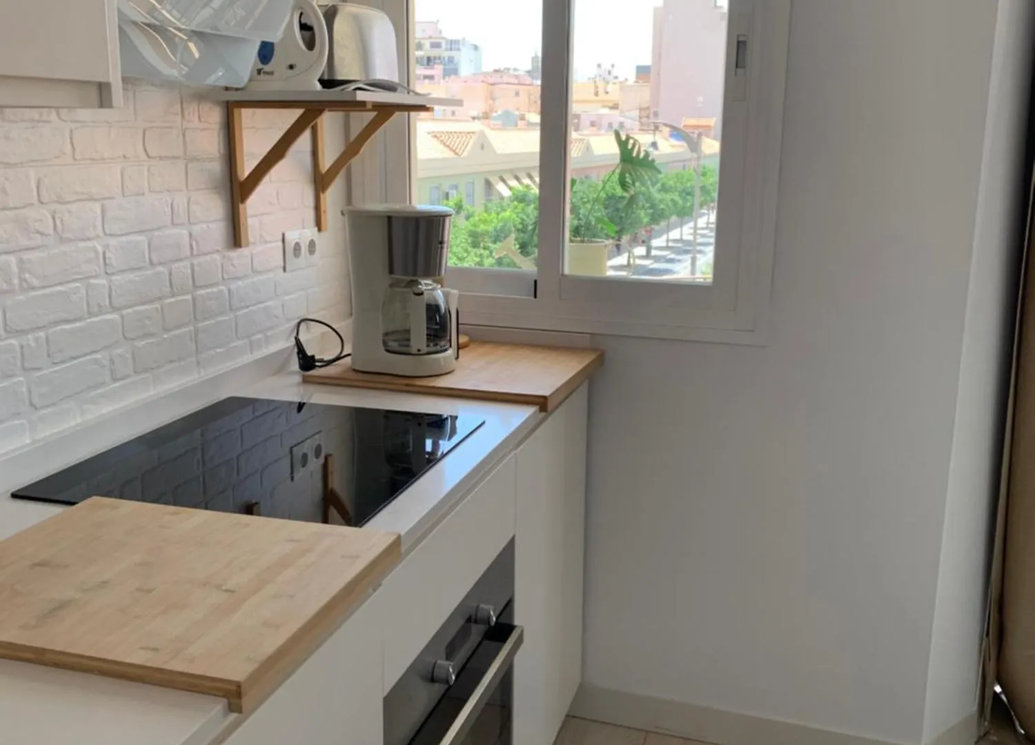 Malaga Cozy Terrace Apartment