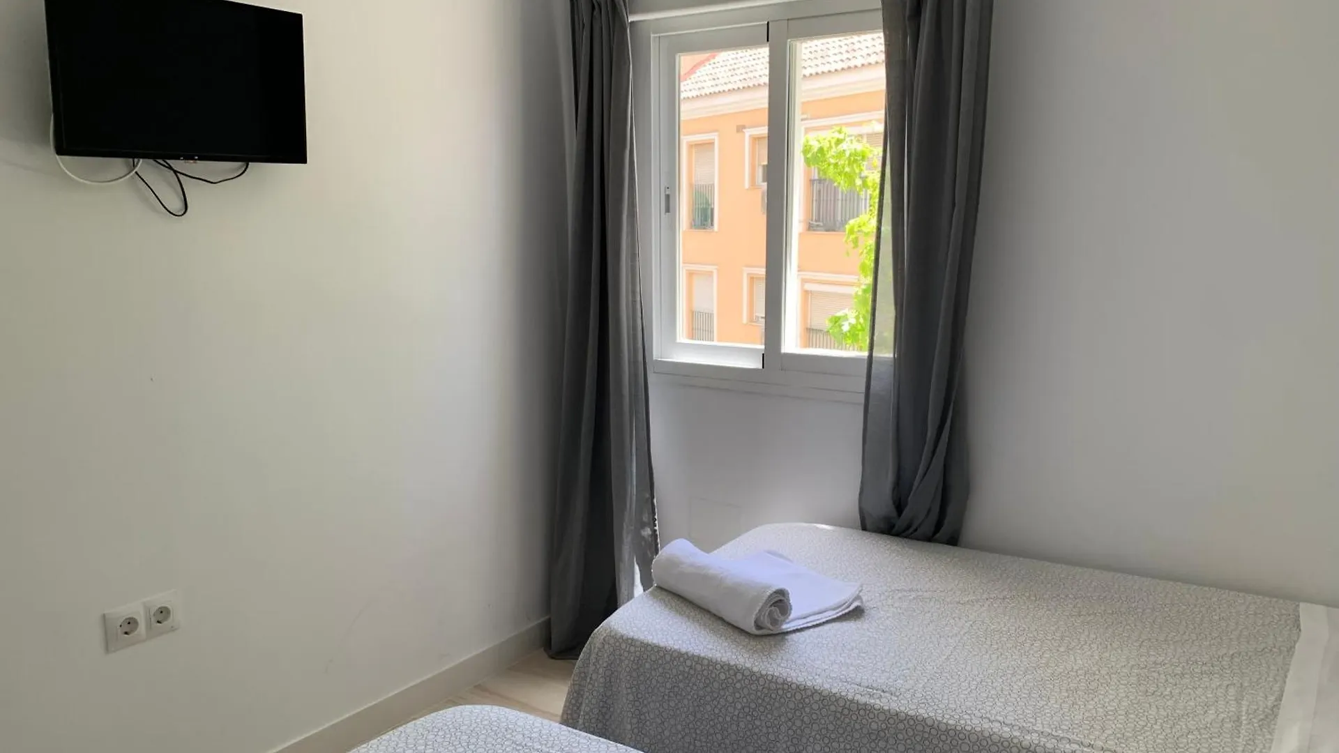 Malaga Cozy Terrace Apartment