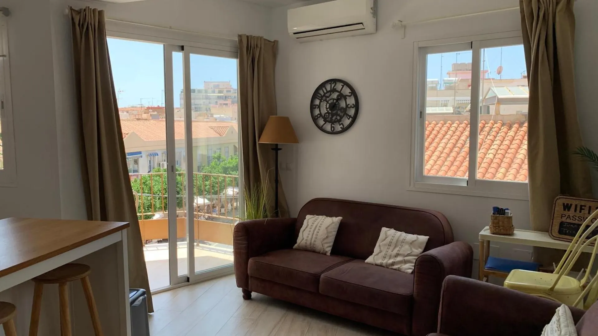 Malaga Cozy Terrace Apartment