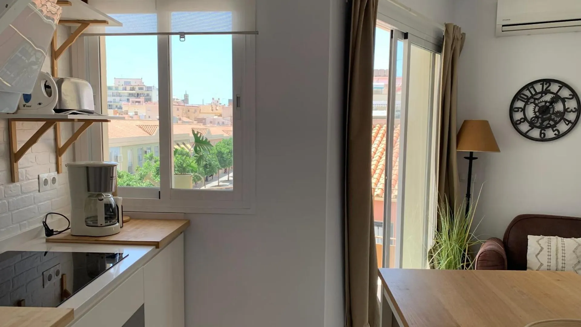 Malaga Cozy Terrace Apartment 0*,