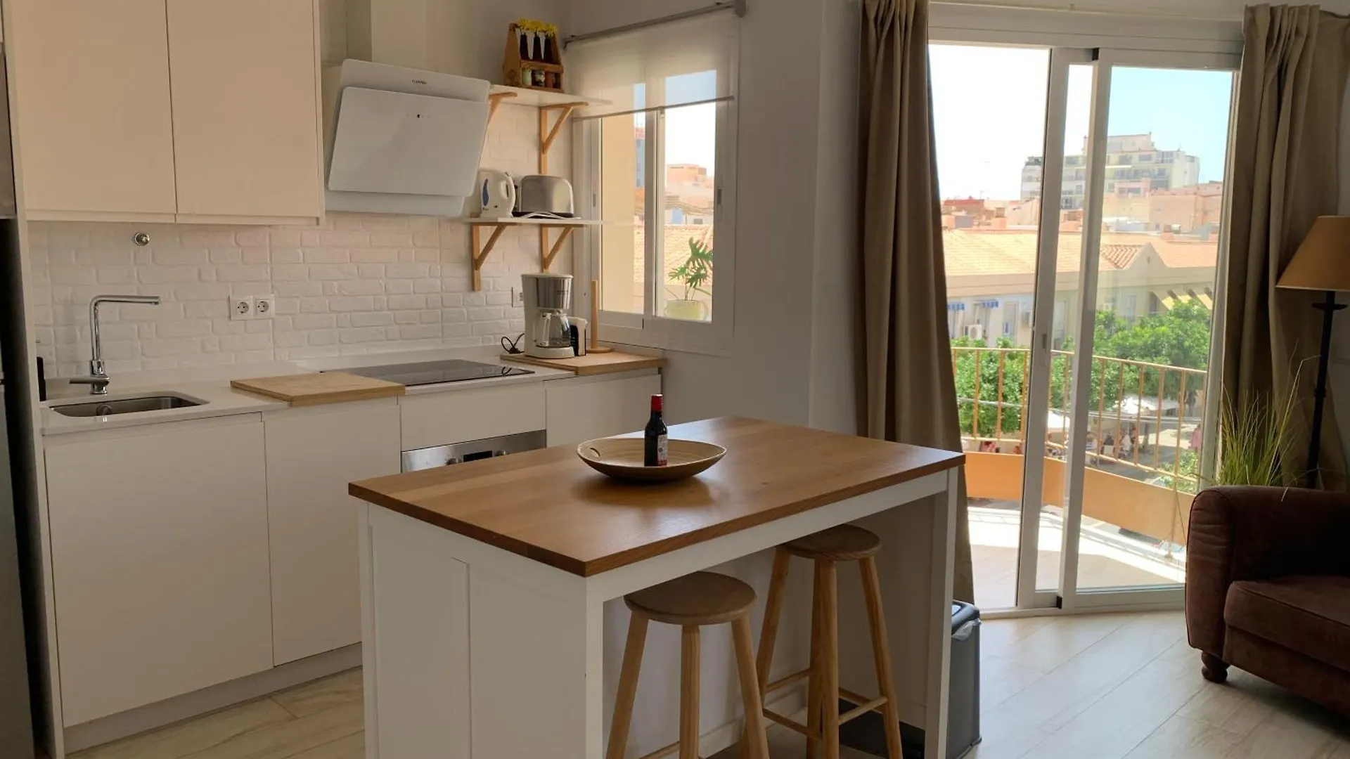 Malaga Cozy Terrace Apartment